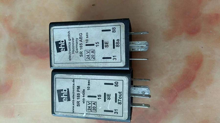 沃尔沃P7820摊铺机继电器 沃尔沃P7820摊铺机继电器
