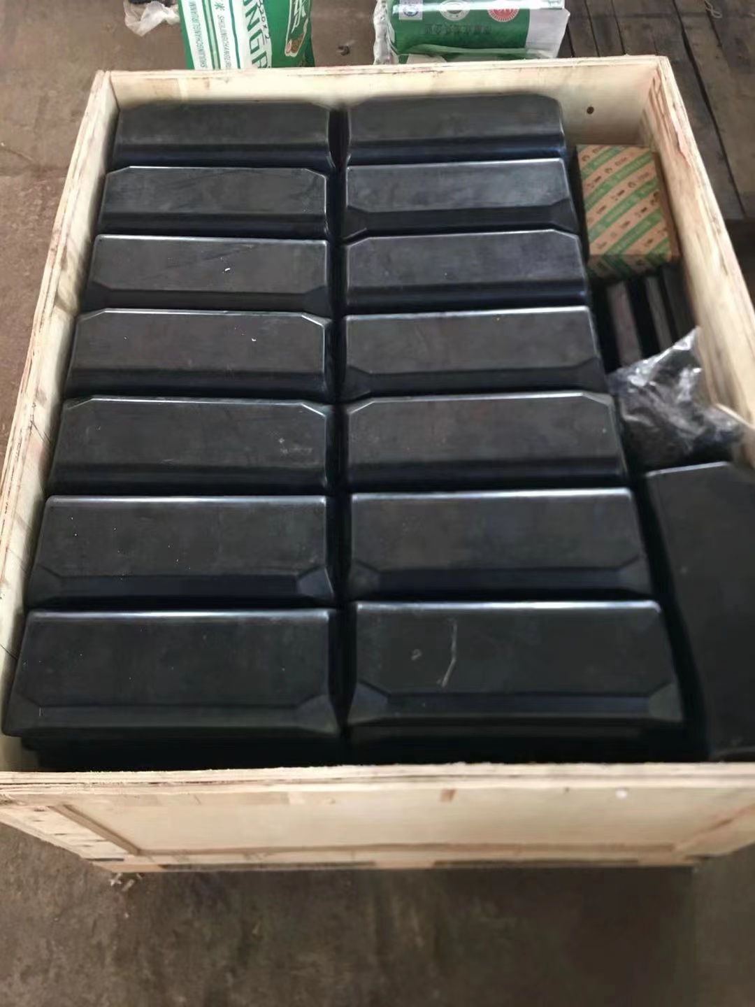 沃尔沃P8720摊铺机履带板 沃尔沃P8720摊铺机履带板