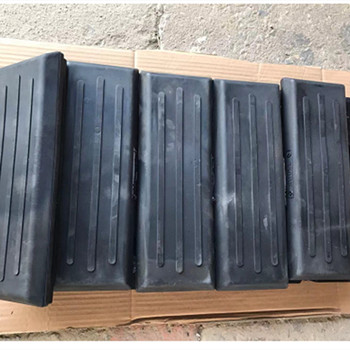 摊铺机350长分体胶块#800358849 摊铺机350长分体胶块#800358849